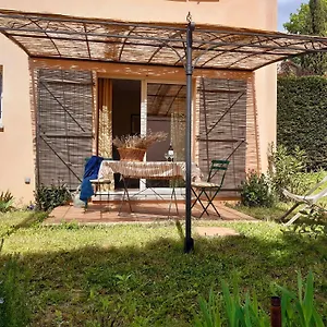Les Merles : Joli Dans La Campagne Aixoise. Hébergement de vacances